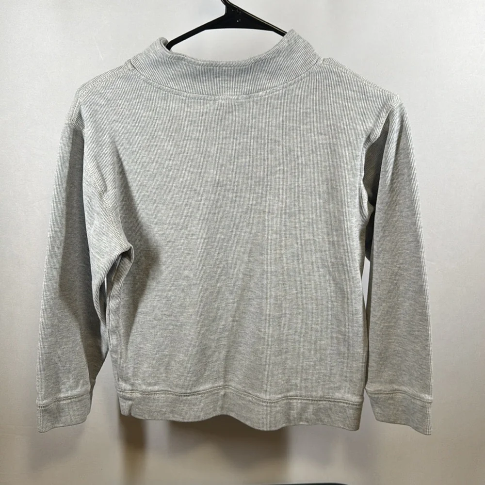 Gymboree Gray Sweatshirt. Size 10. Super soft shirt. Will keep your kid warm!